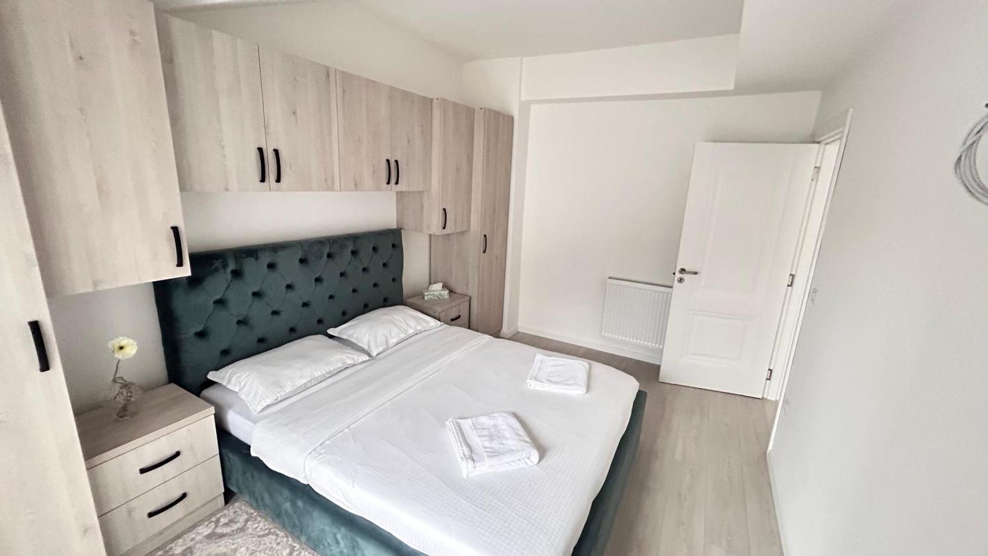 Appartamento Dany Luxury Apartament Rădăuţi Esterno foto