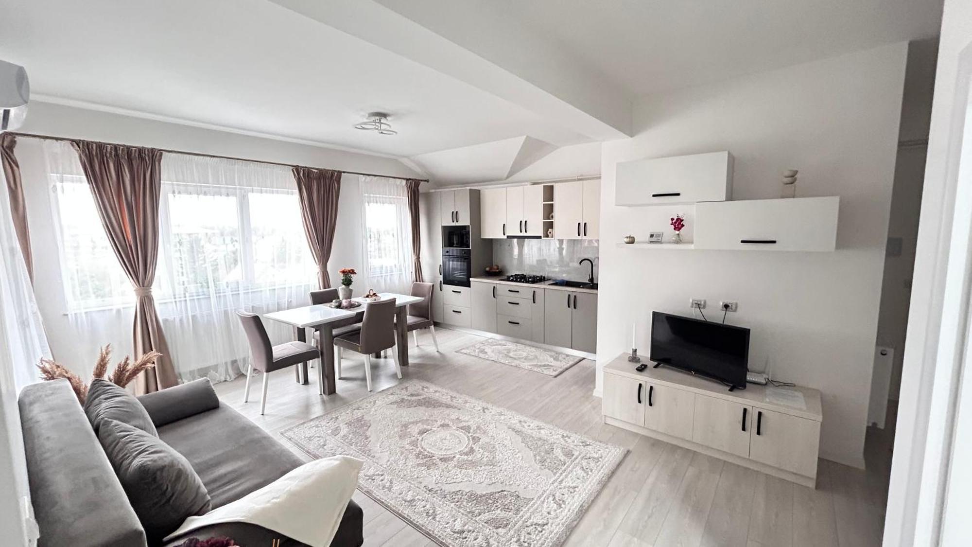 Appartamento Dany Luxury Apartament Rădăuţi Esterno foto